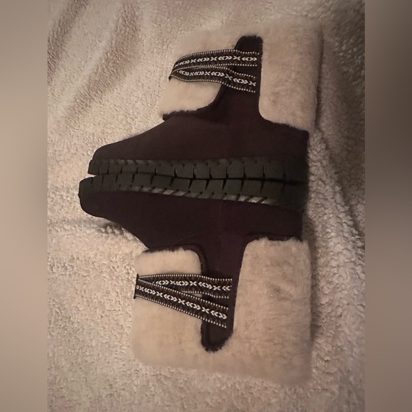 Muk Luk Flexi Montauk winter ankle boots.
Size 11 - Picture 4 of 10